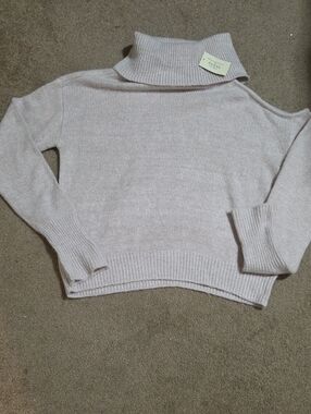 BNWT Guess Light Pink Cozy Turtleneck Sweater